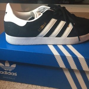 Women’s Adidas Original Gazelle sneakers
